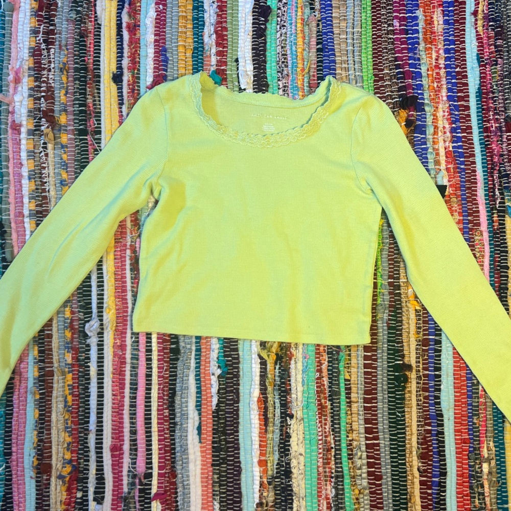 American Eagle Lime Colored Long Sleeve Cropped Top - S.